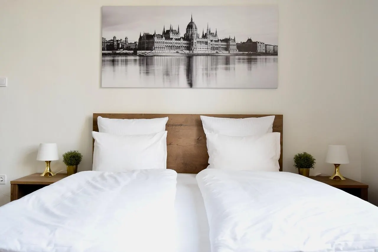 Standard Apartment By Hi5 - Bazilika Suite Budapest Hungary